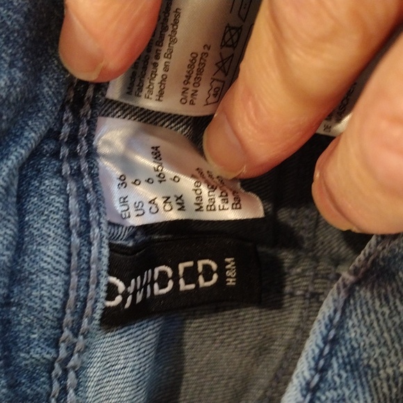 Divided Jeans Size 6 Medium Wash Distressed - Picture 2 of 6